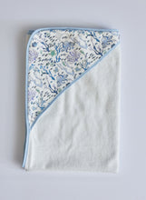 Load image into Gallery viewer, Coral Reef Hooded Bath Towel
